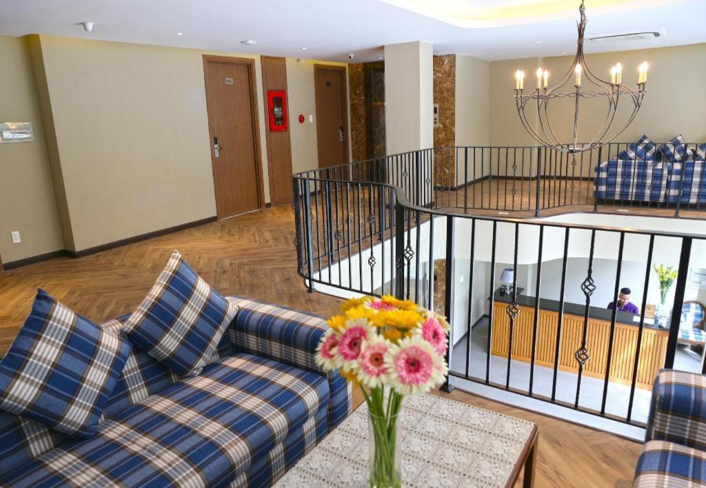 Bizu Royal Hotel Хошимін Екстер'єр фото